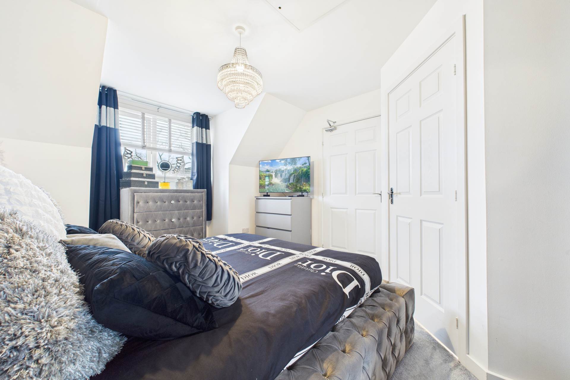 Lotus Crescent, Motherwell