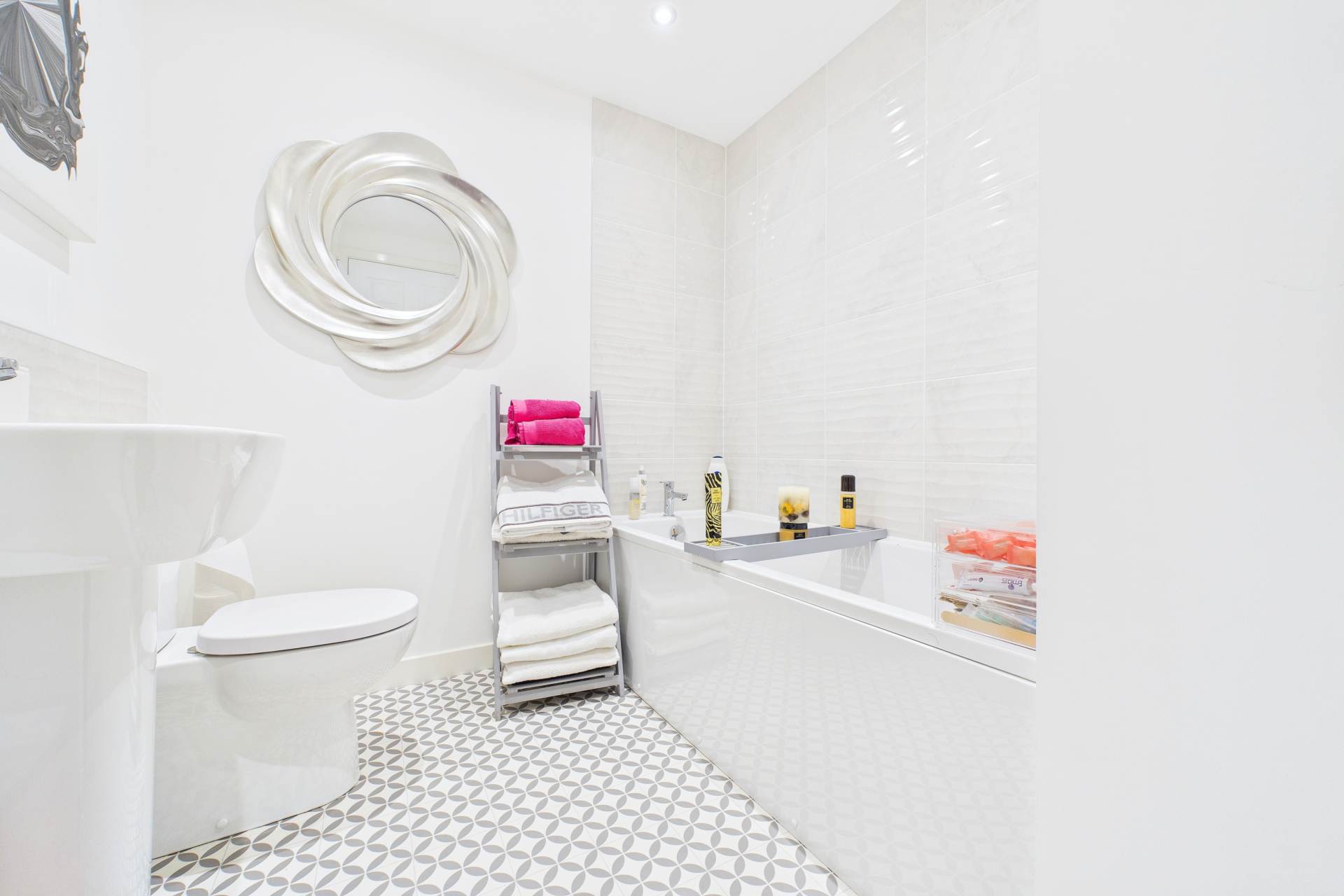 Lotus Crescent, Motherwell