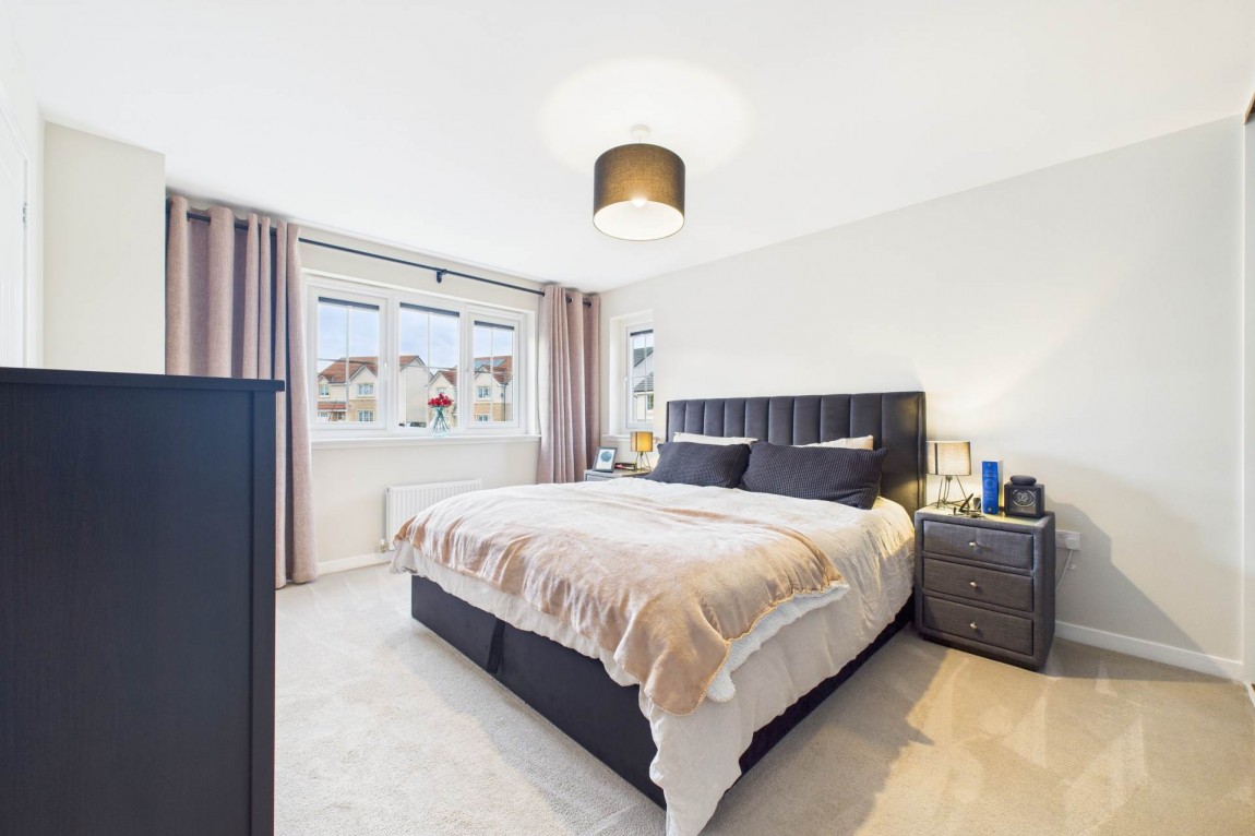 Images for Nutberry Crescent, Hamilton