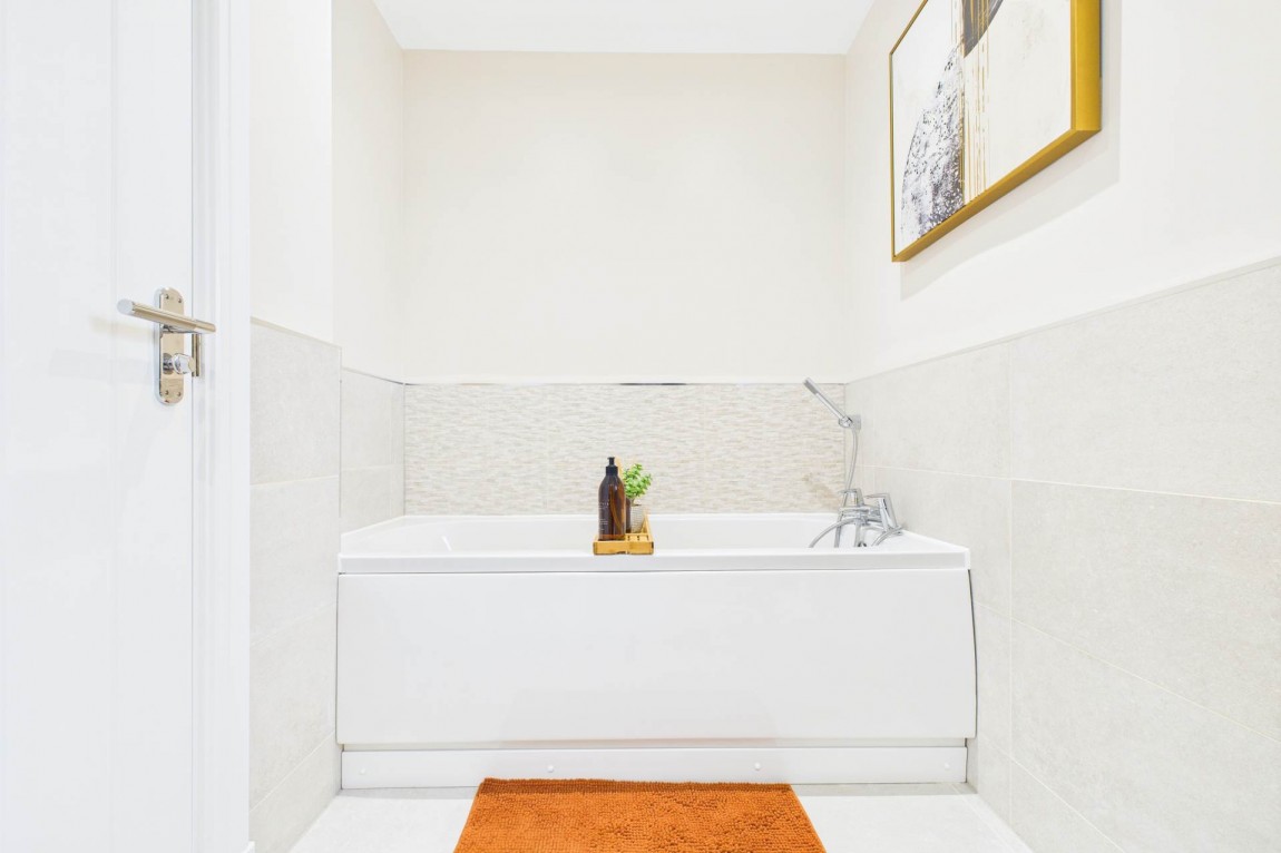 Images for Nutberry Crescent, Hamilton