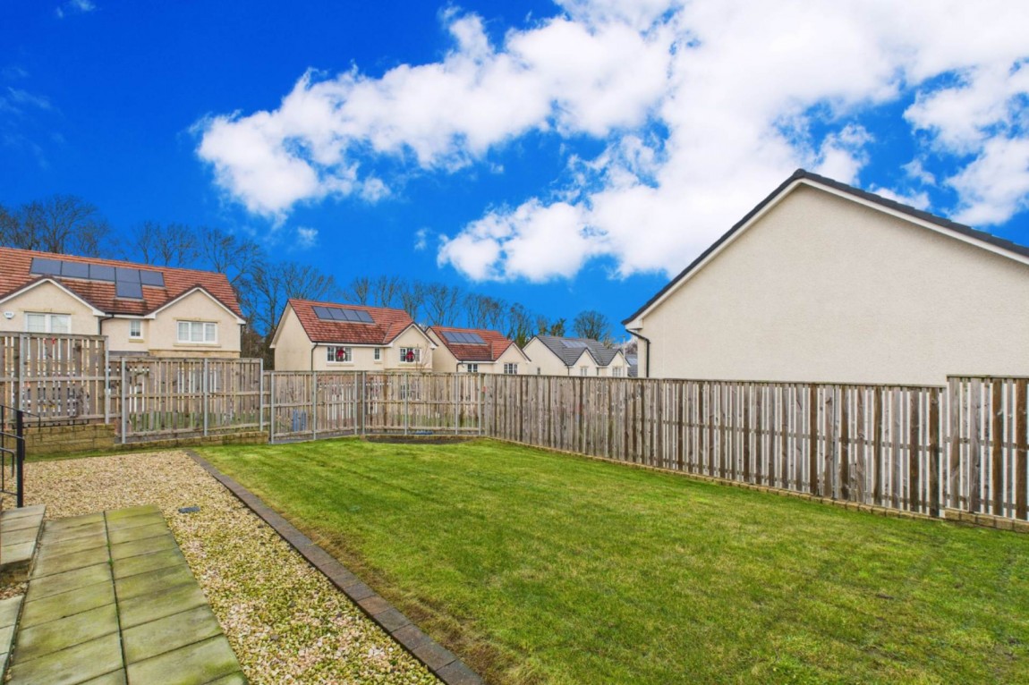 Images for Nutberry Crescent, Hamilton