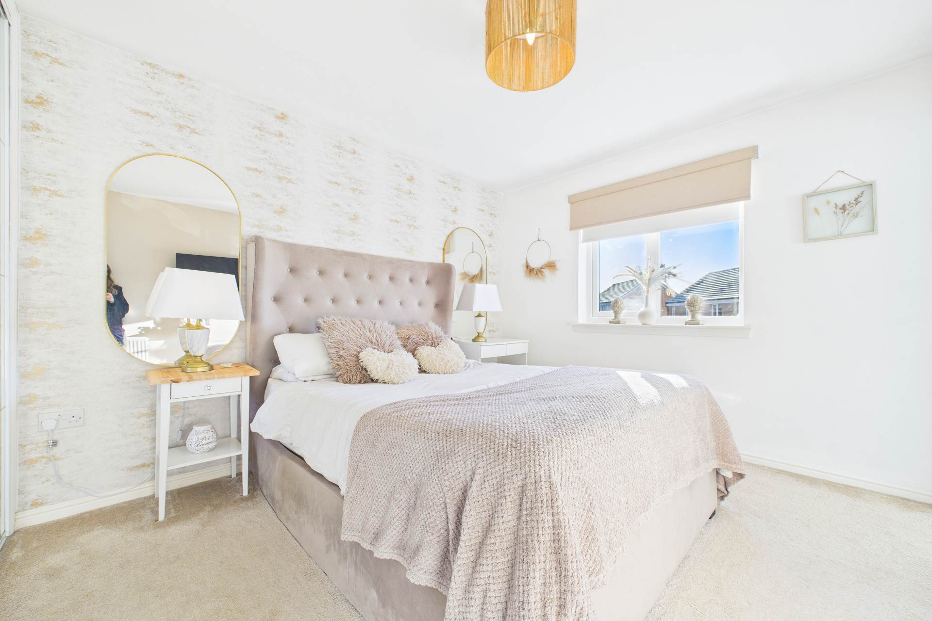 Paterson Walk, Holytown