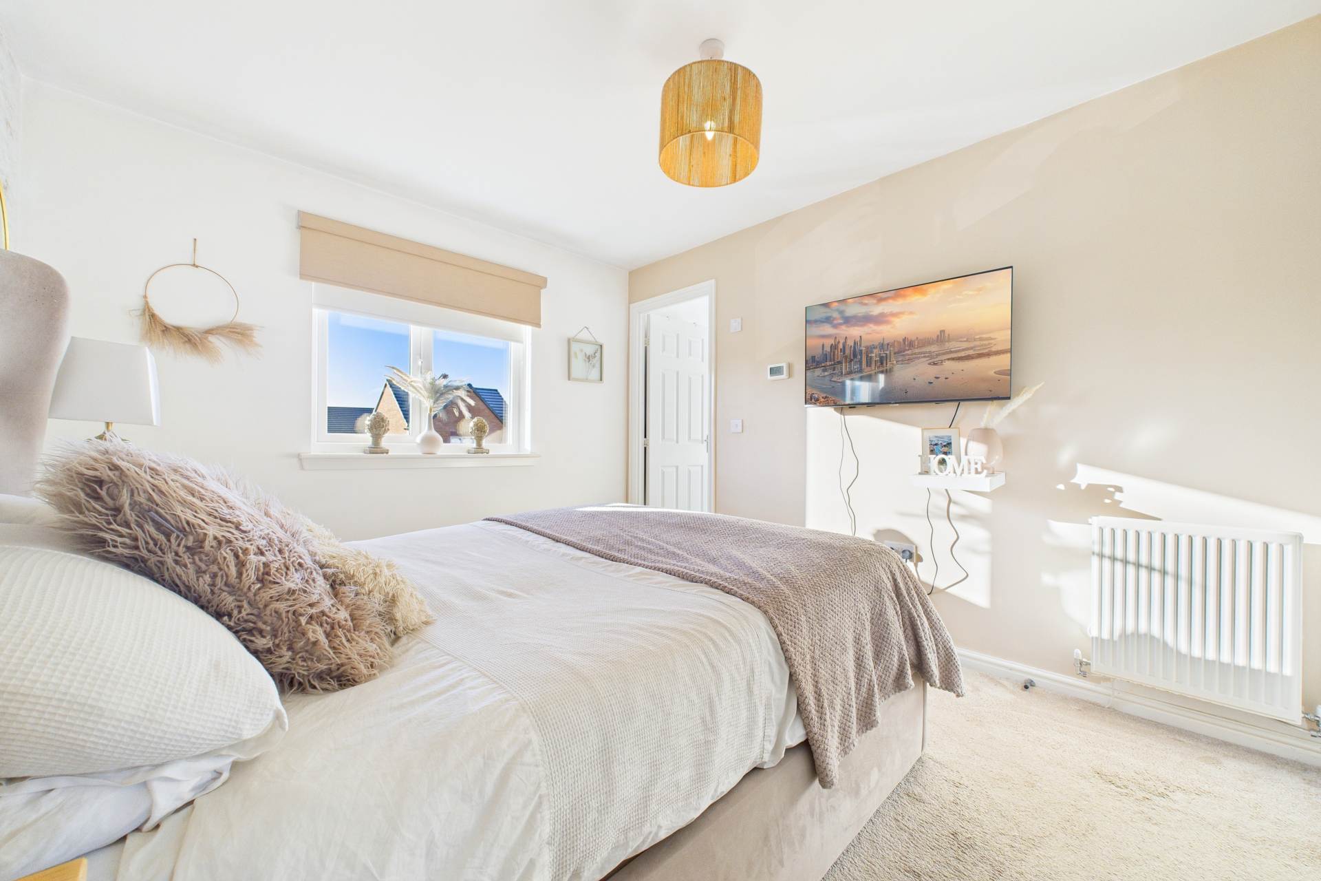 Paterson Walk, Holytown