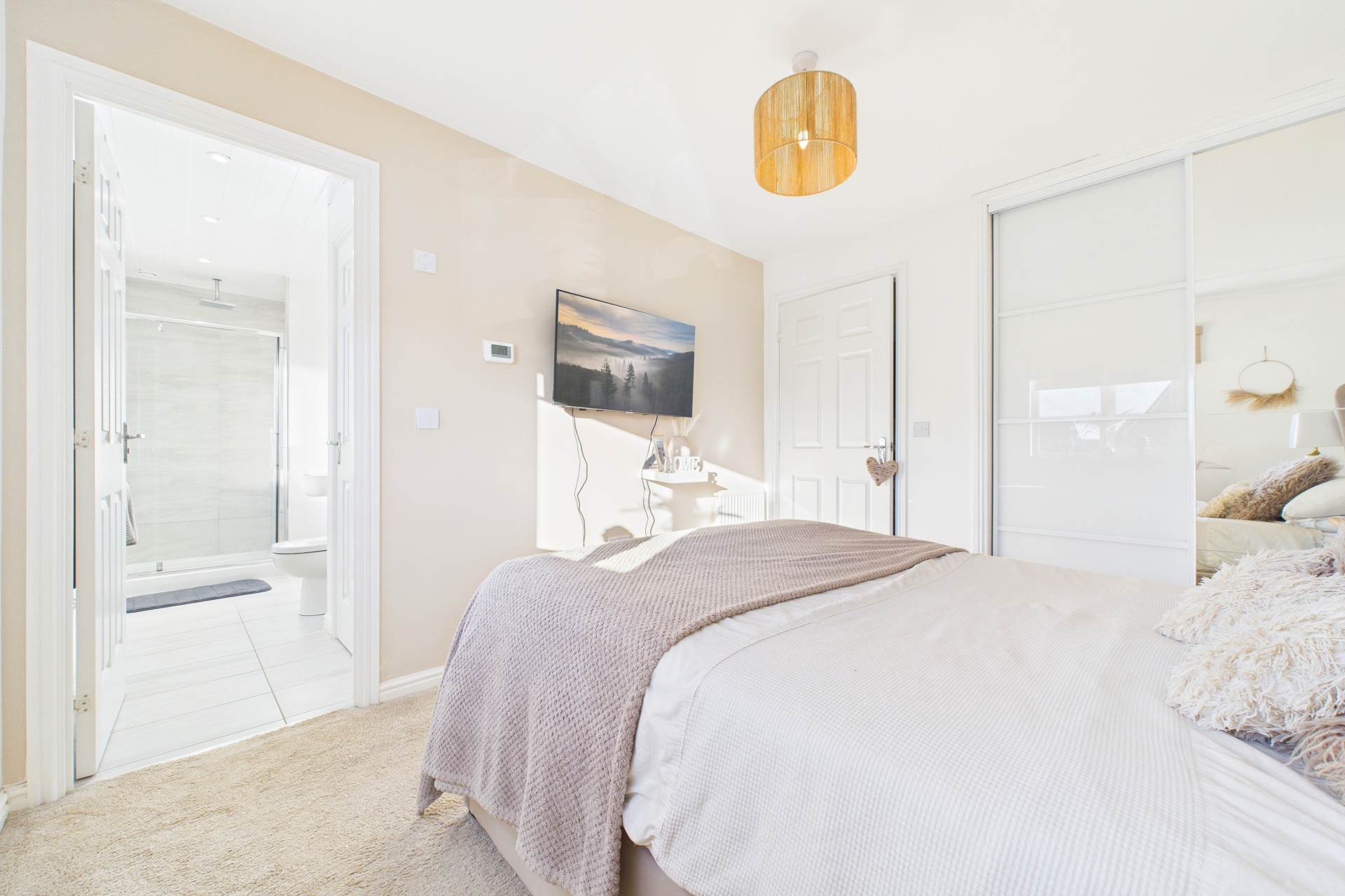 Paterson Walk, Holytown