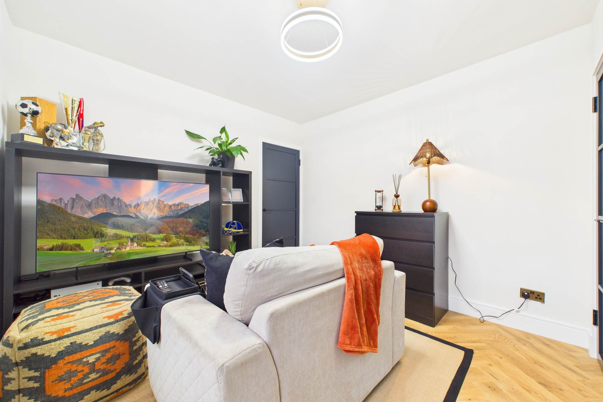 Larchfield Gardens, Wishaw