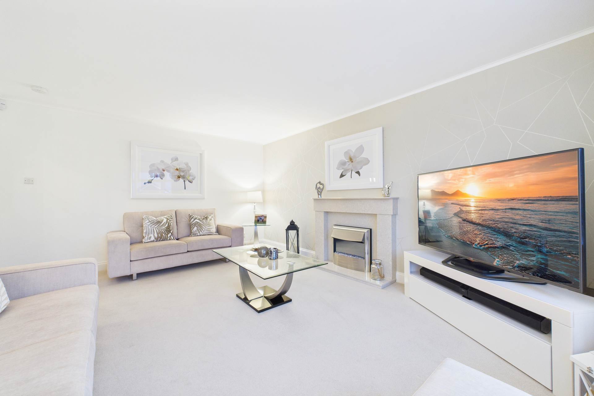 Larch Court, Blantyre