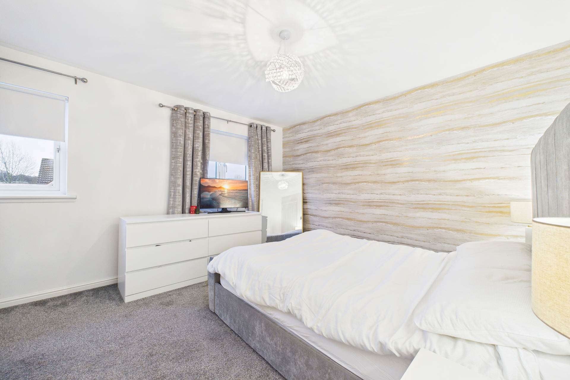 Taylor Avenue, Carfin