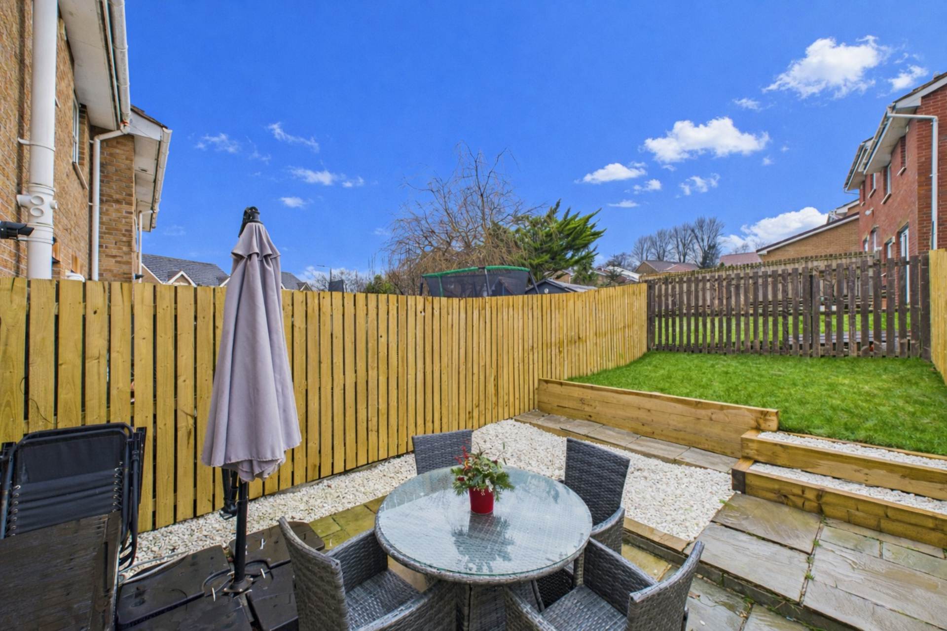 Taylor Avenue, Carfin