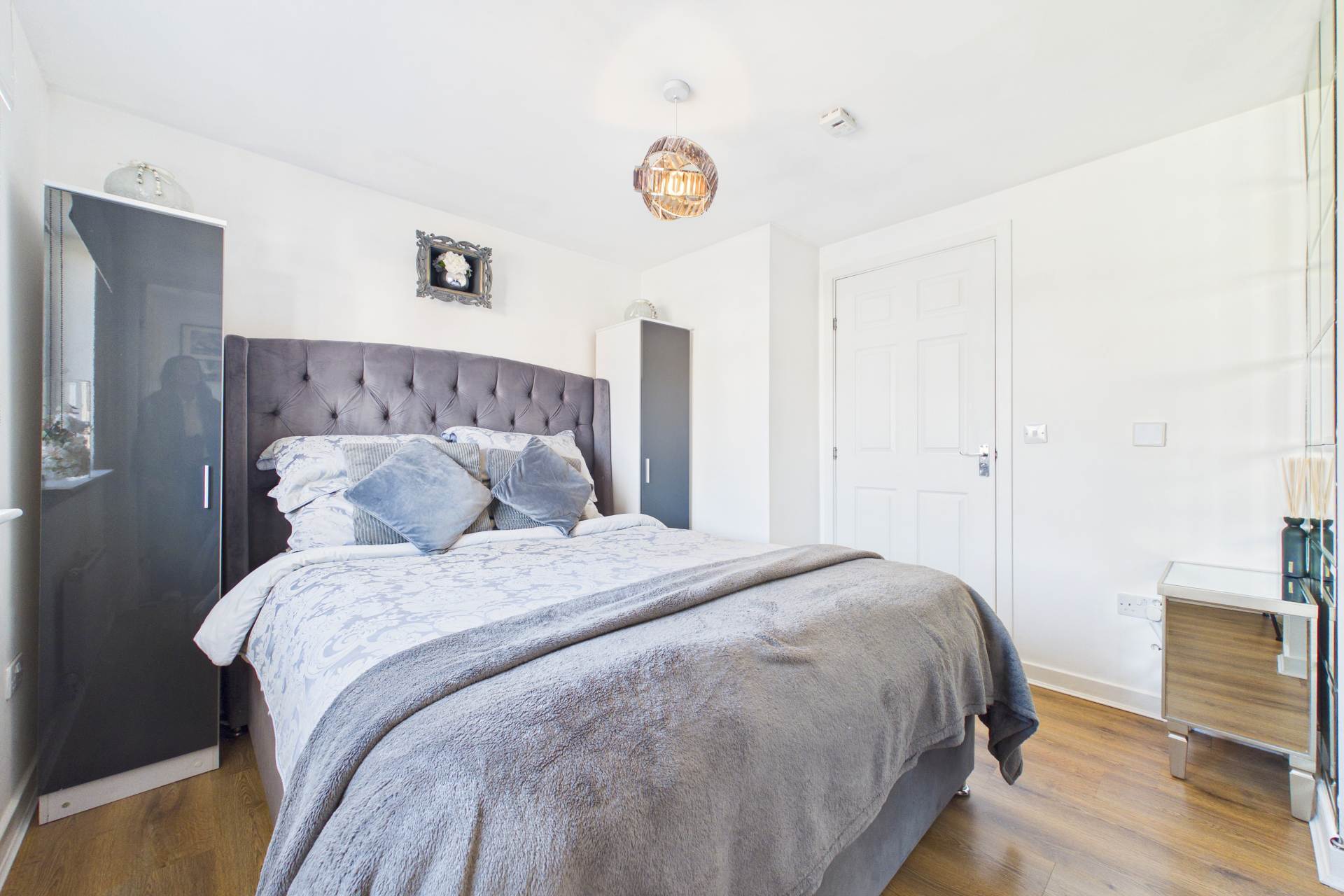 Caledonian Crescent, Law