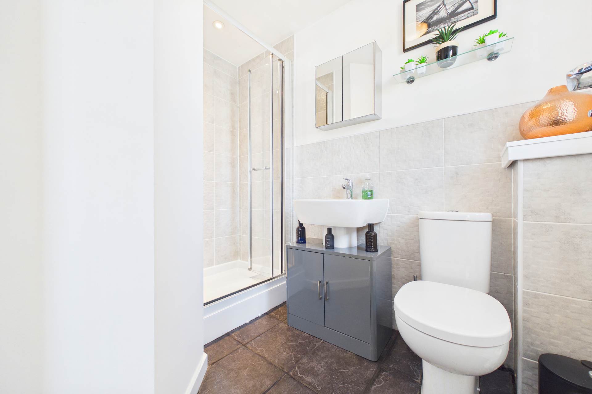 Caledonian Crescent, Law