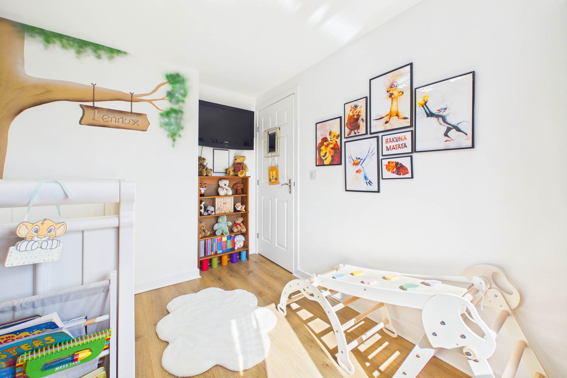 Caledonian Crescent, Law