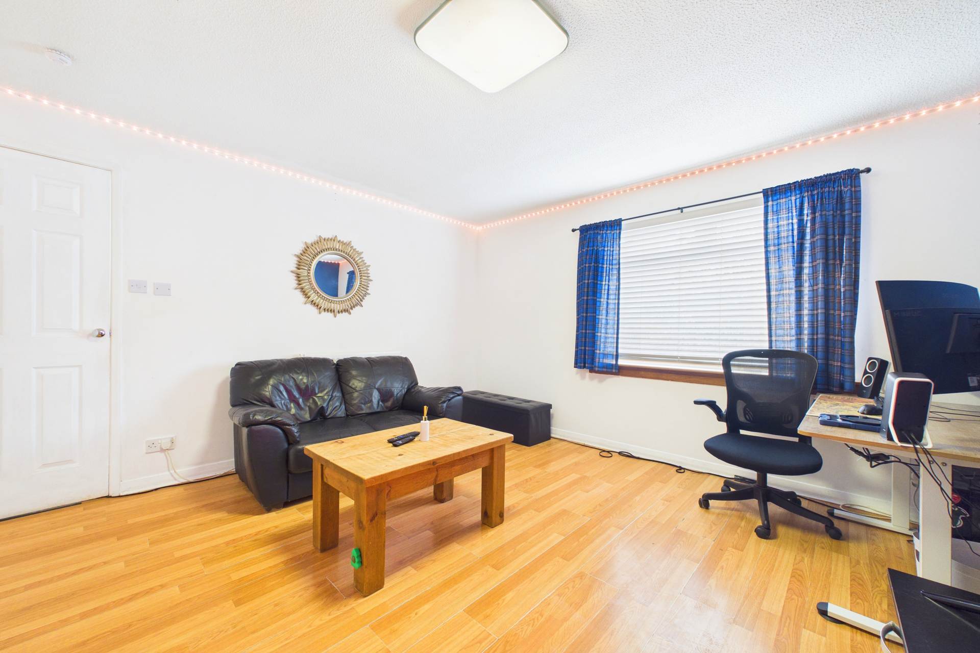 Money Grove, Motherwell