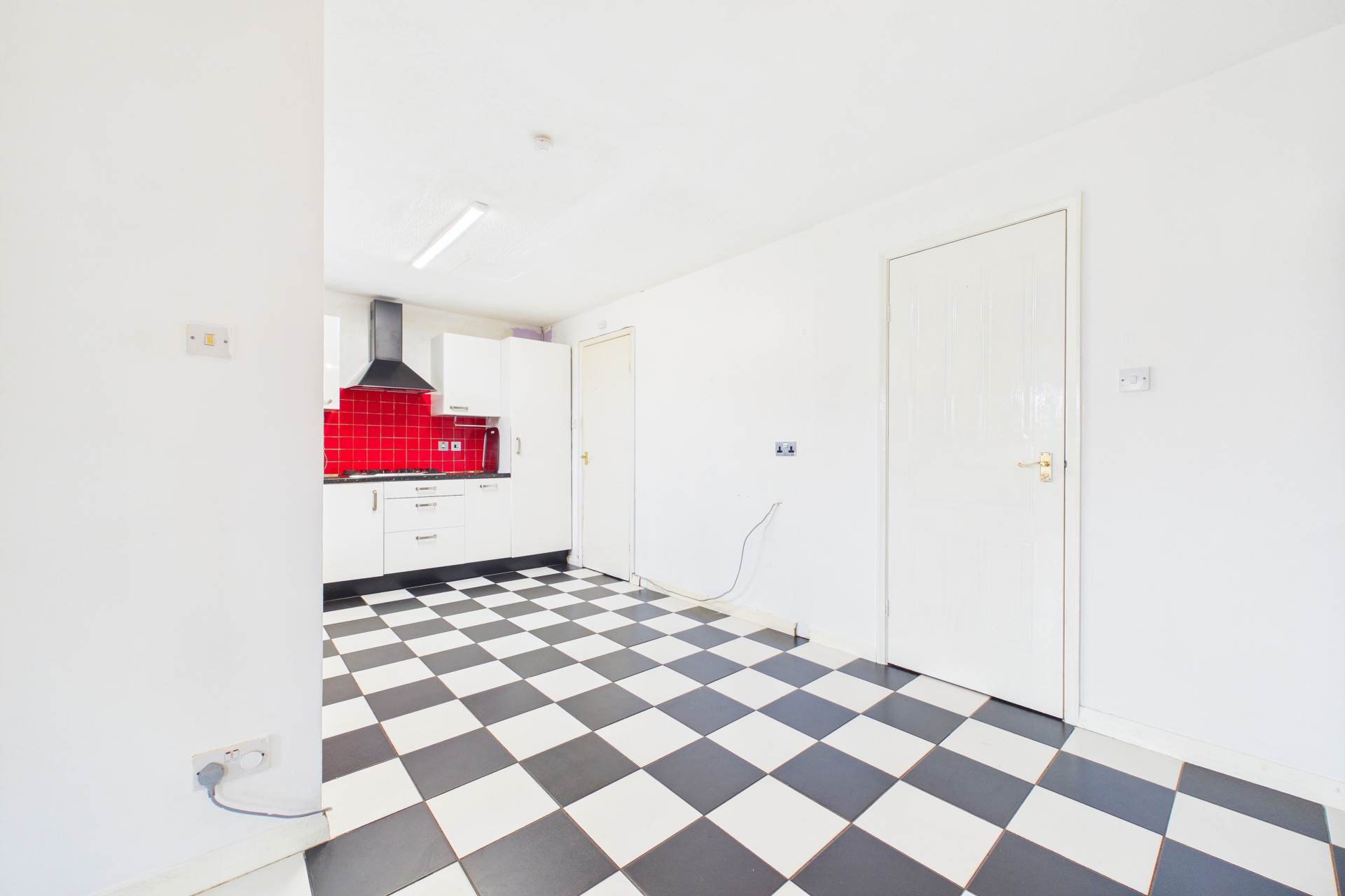 Money Grove, Motherwell