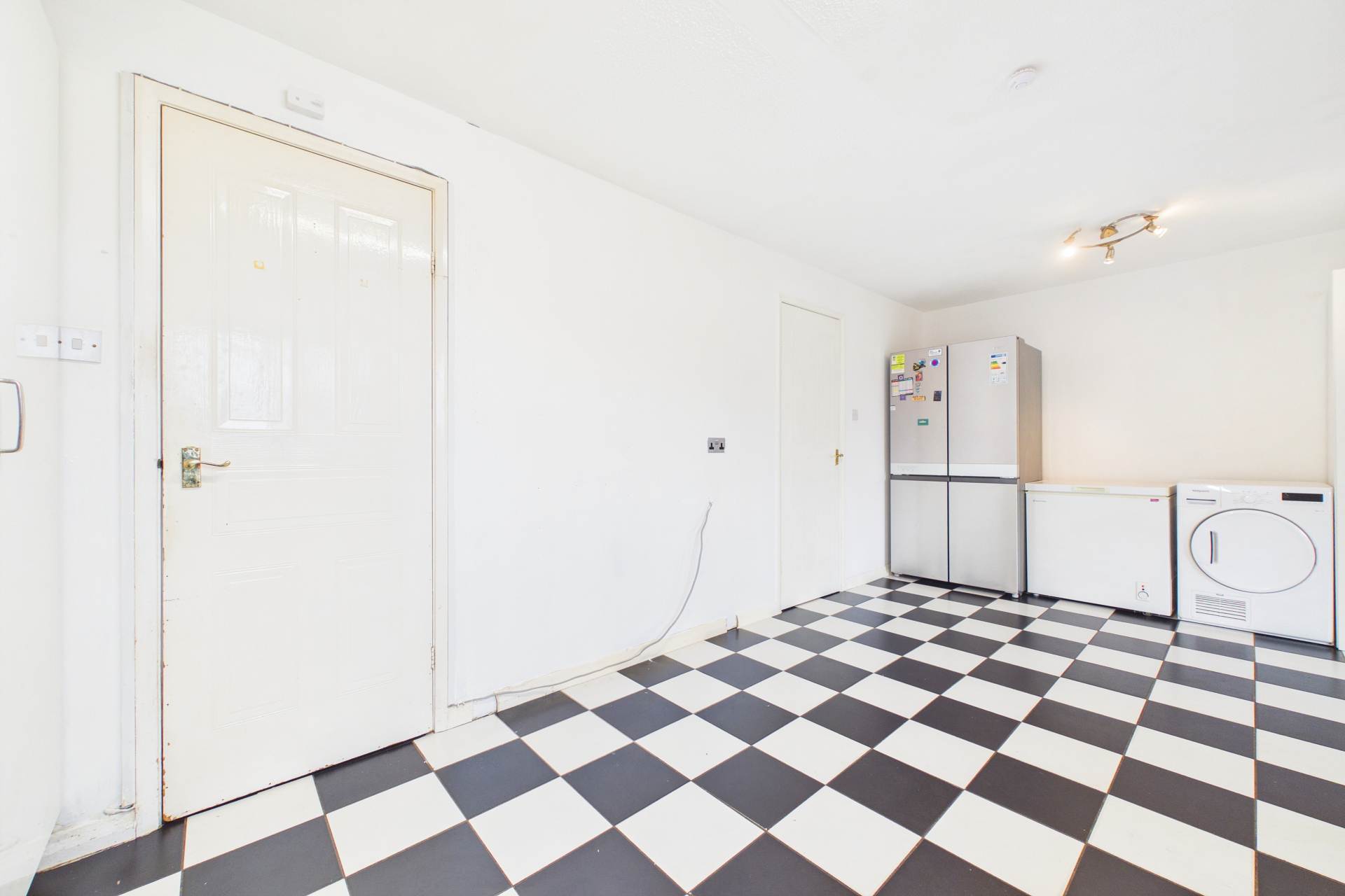 Money Grove, Motherwell