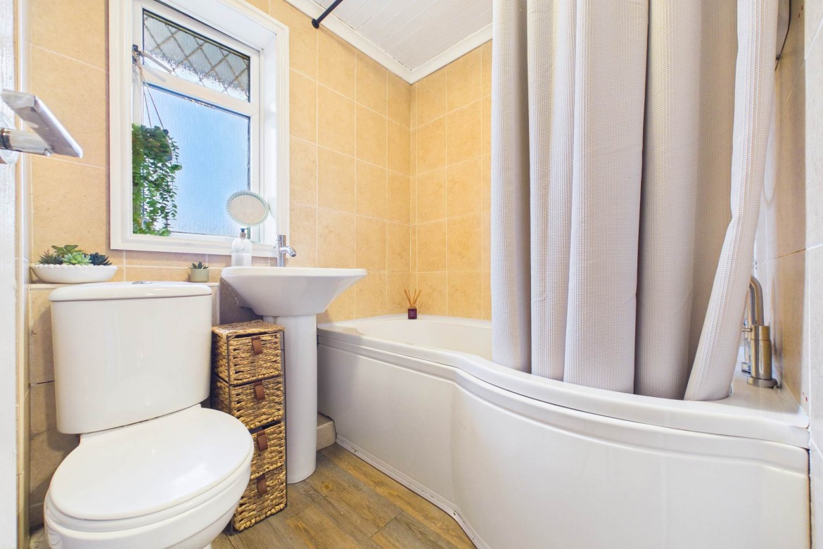 Images for Woodhead Crescent, Hamilton