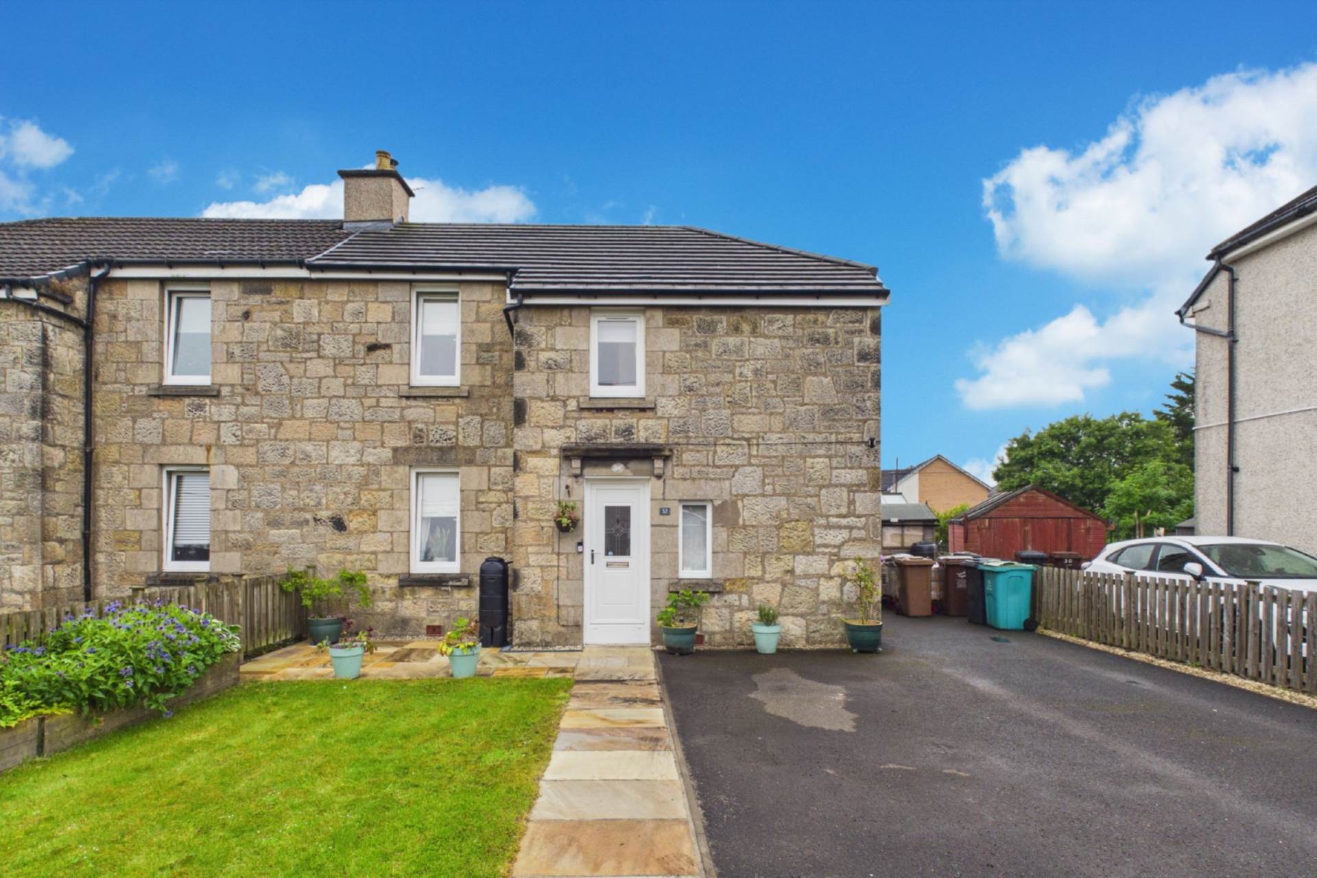 Bon Accord Crescent, Shotts