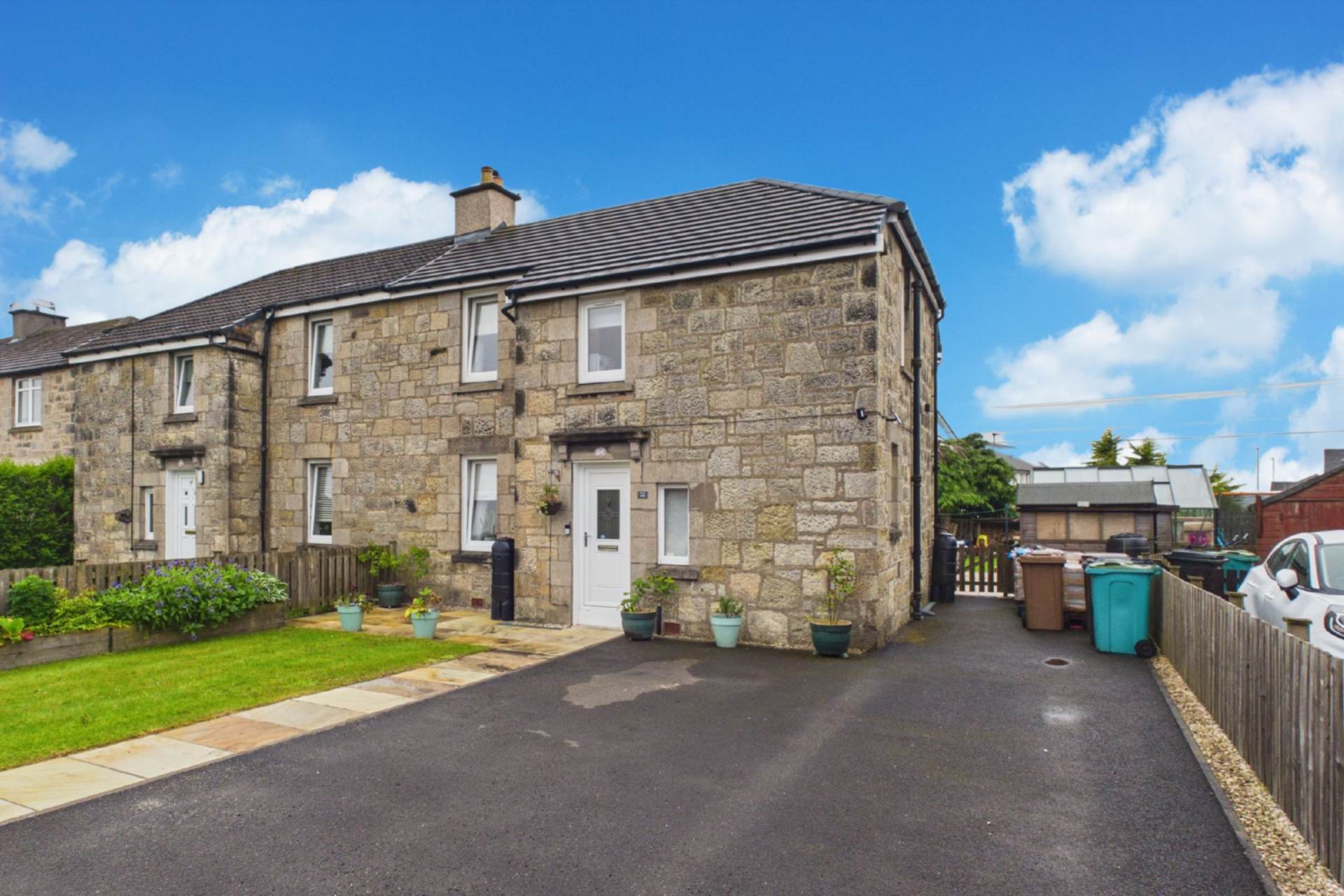 Bon Accord Crescent, Shotts