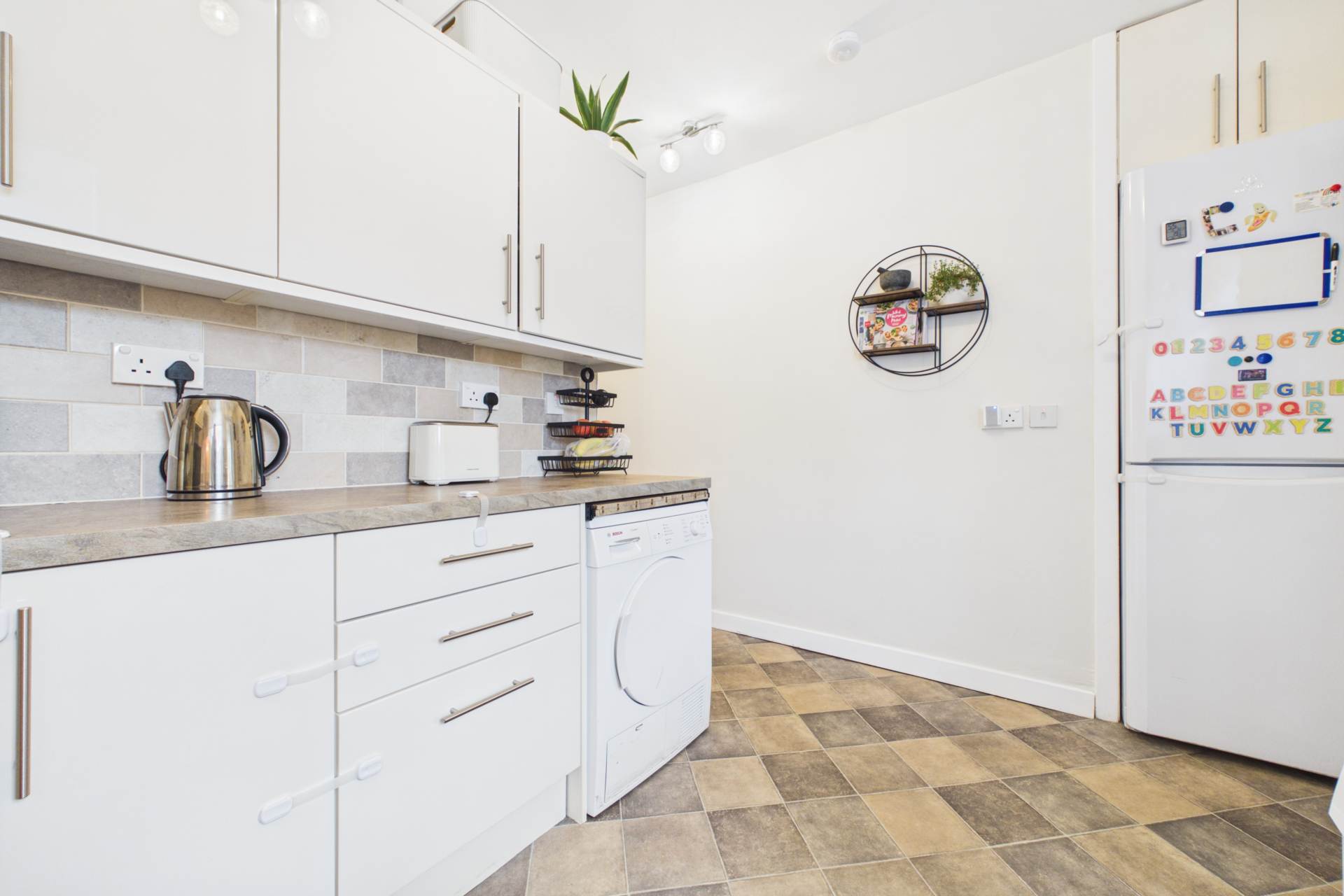 Bon Accord Crescent, Shotts