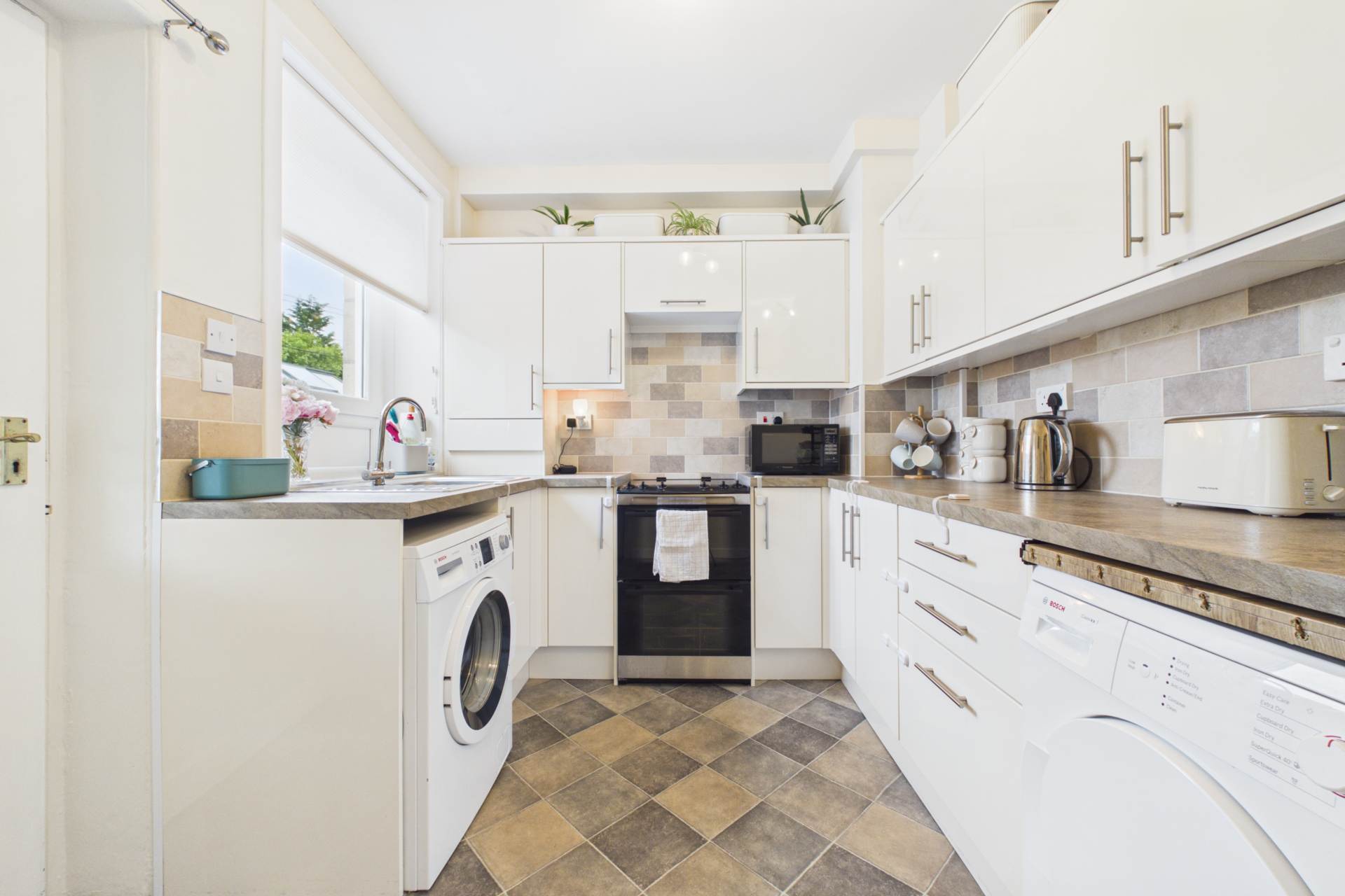 Bon Accord Crescent, Shotts