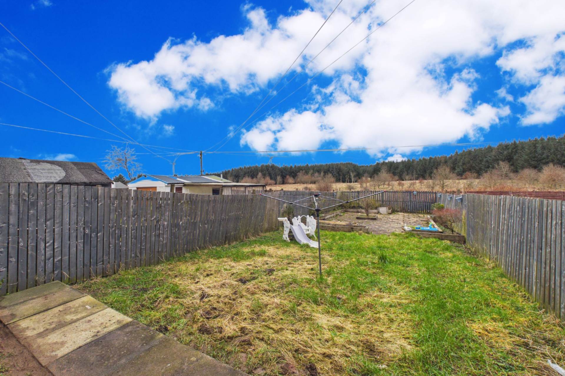 Moss Avenue, Caldercruix