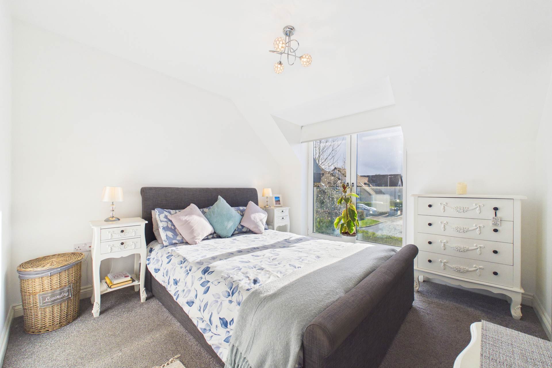 Oakbank Crescent, Uddingston