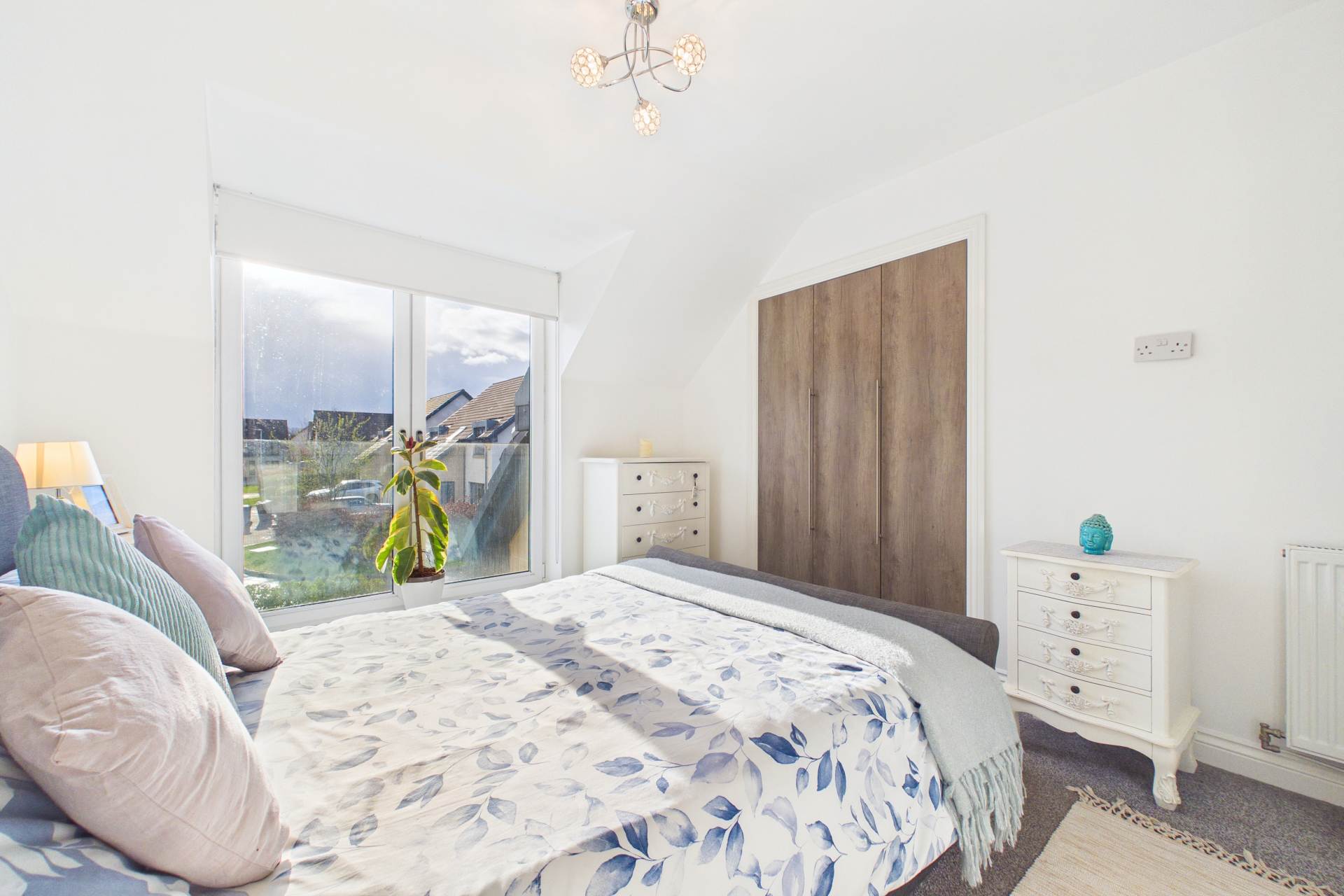 Oakbank Crescent, Uddingston