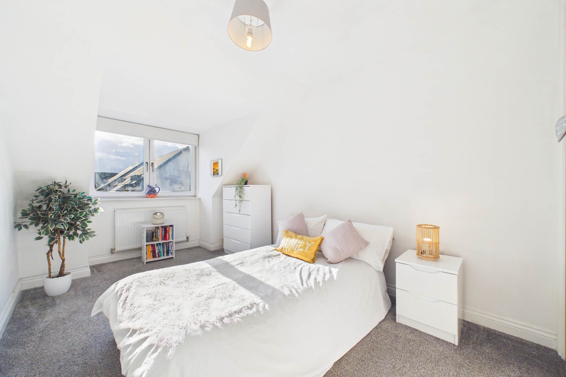 Oakbank Crescent, Uddingston