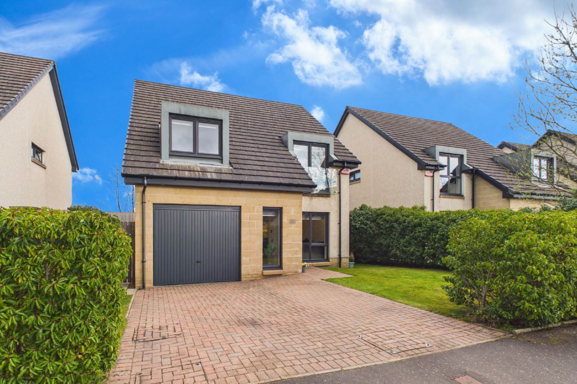 Oakbank Crescent, Uddingston