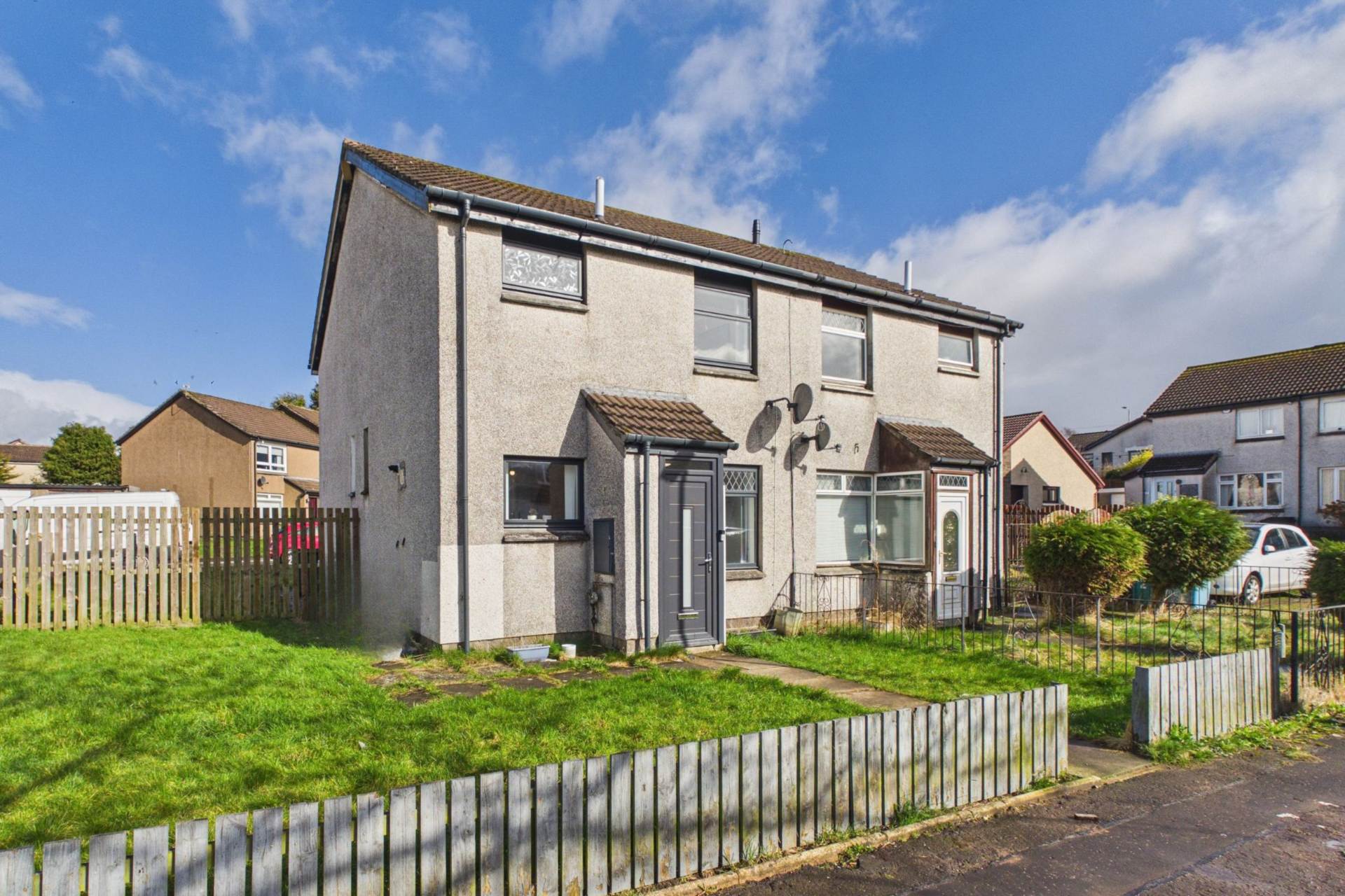 Greenfield Quadrant, Newarthill