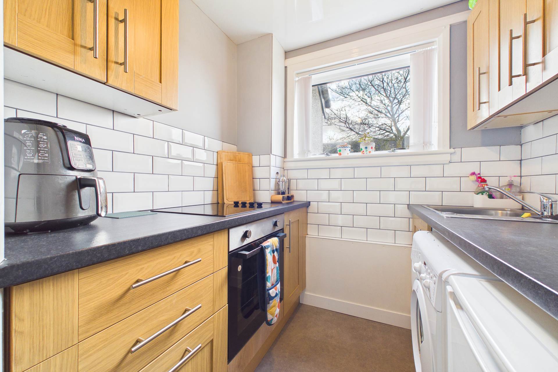 Greenfield Quadrant, Newarthill