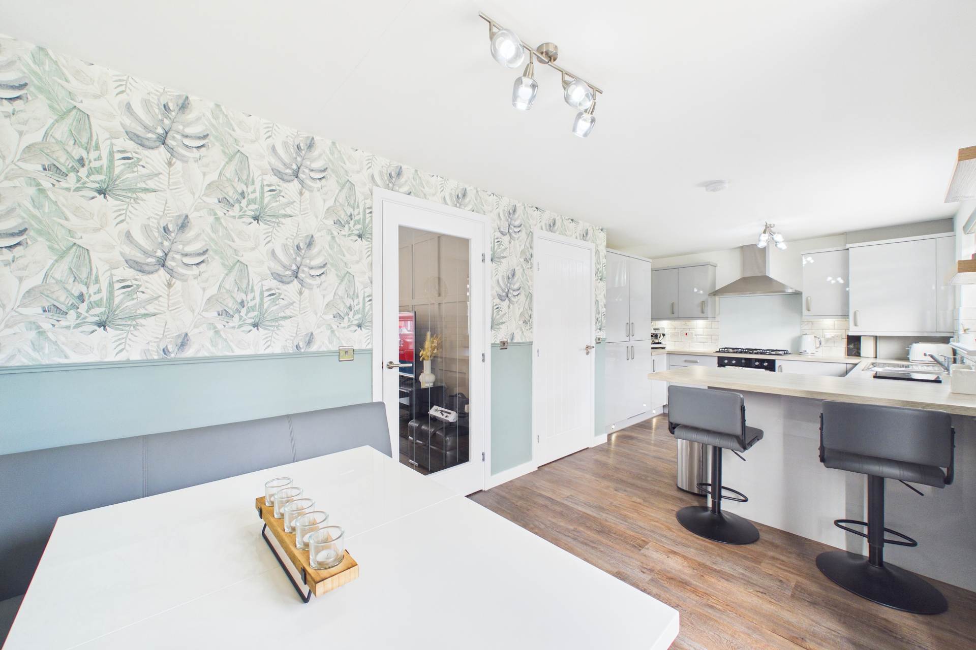 McIntosh Gardens, Law, Carluke