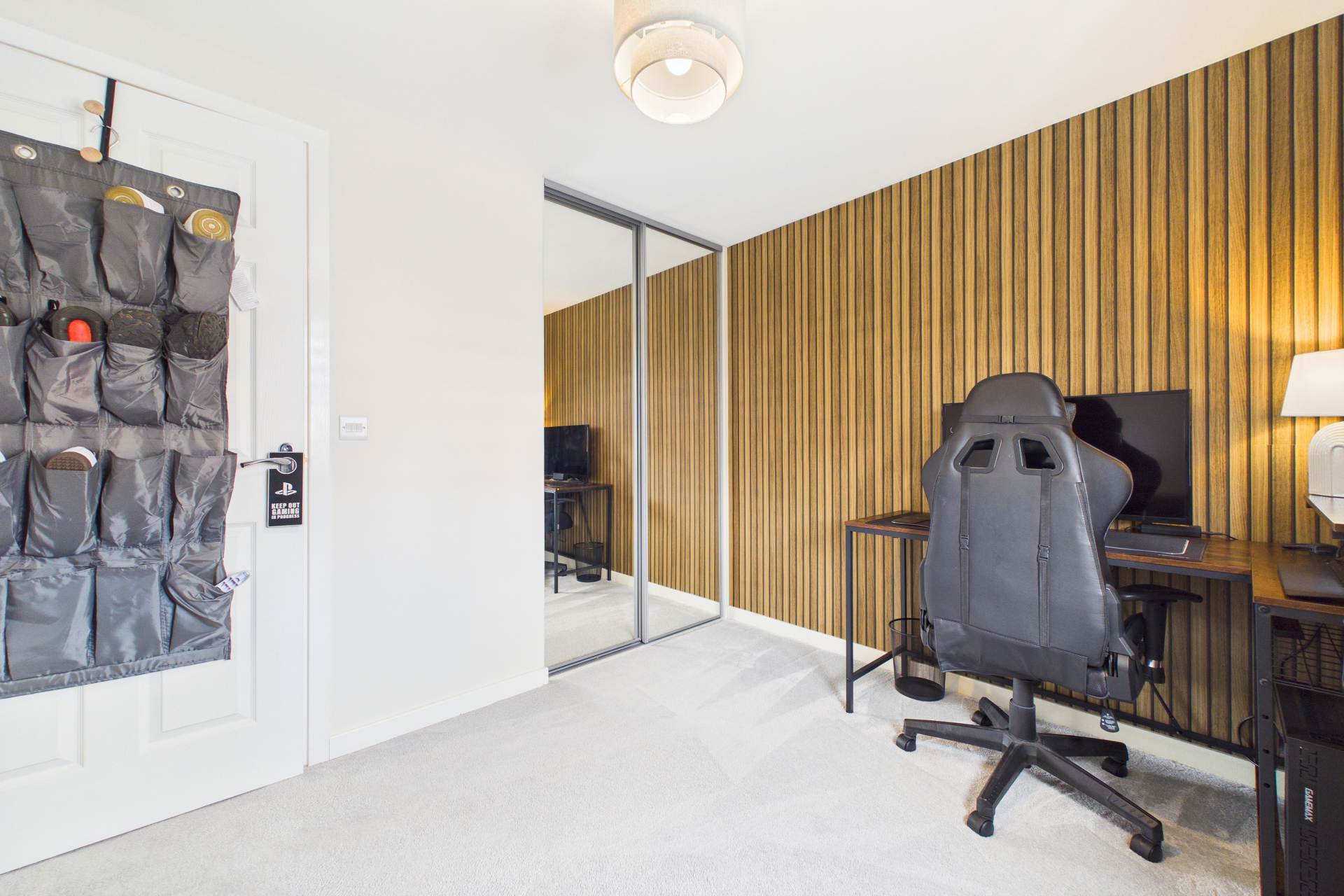 McIntosh Gardens, Law, Carluke