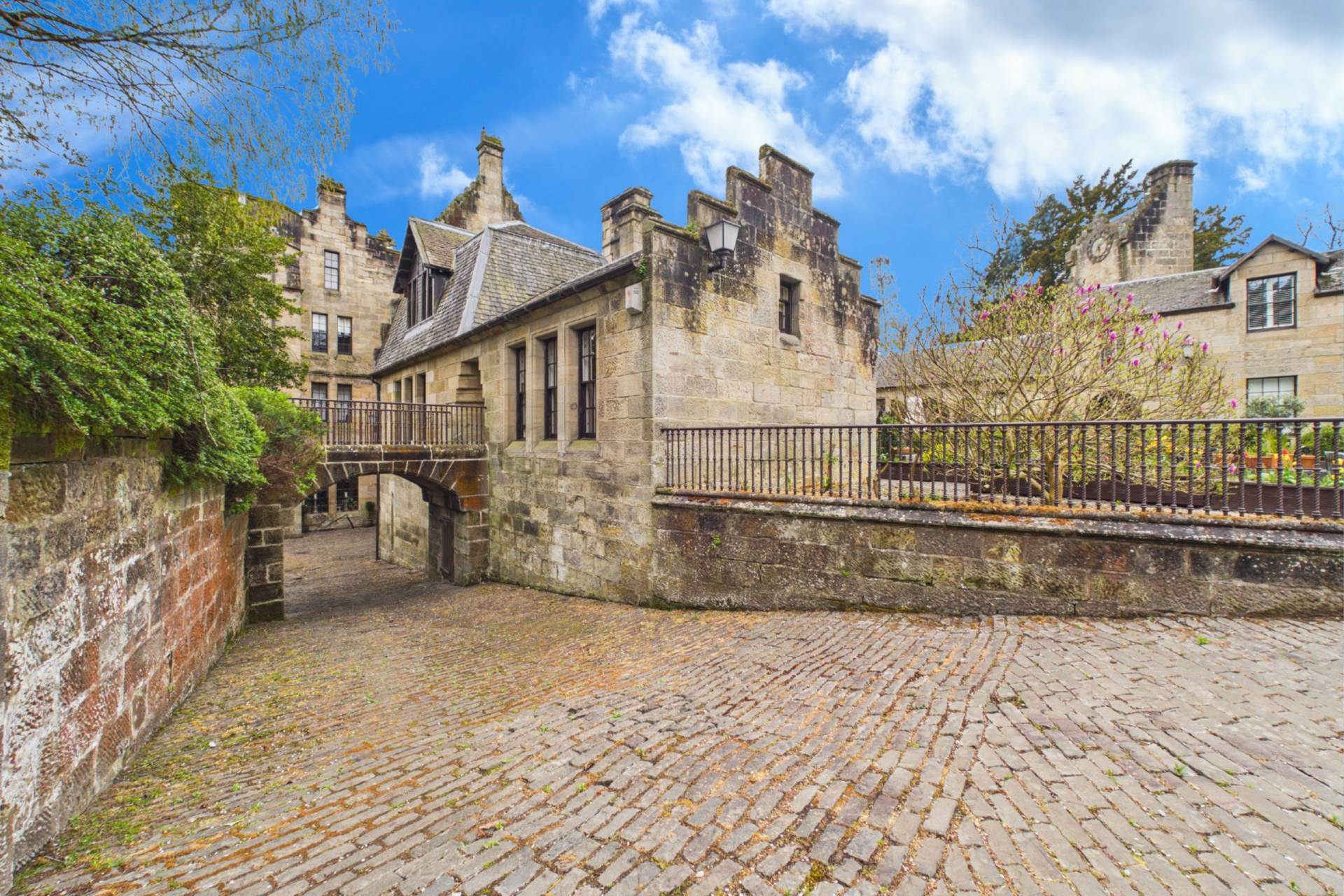 Dalzell House, Motherwell