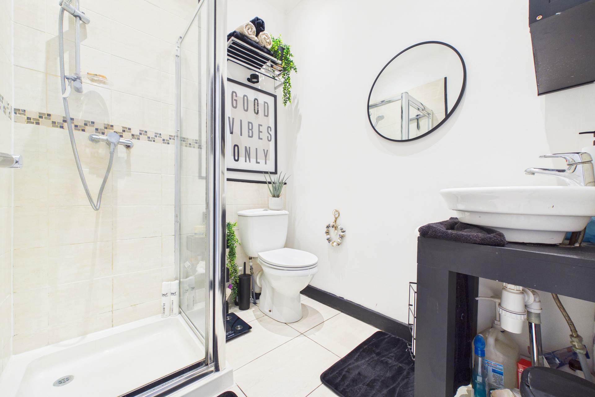 London Street, Larkhall