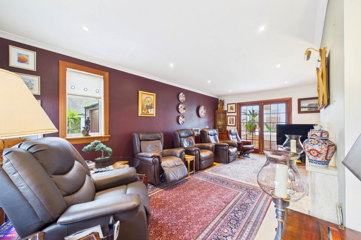 Images for Friarsdene, Lanark