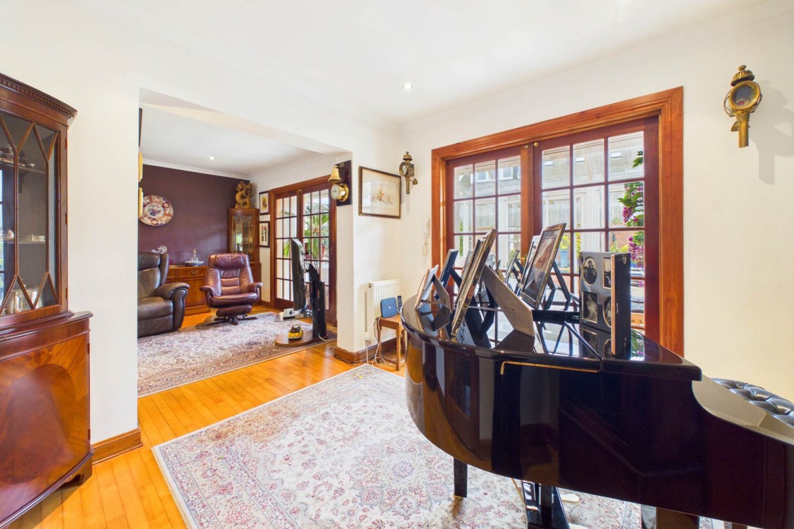 Images for Friarsdene, Lanark