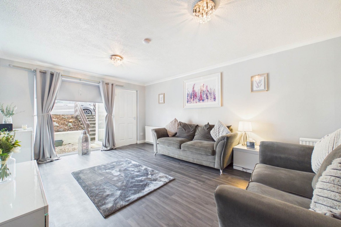 Images for Currieside Avenue, Shotts