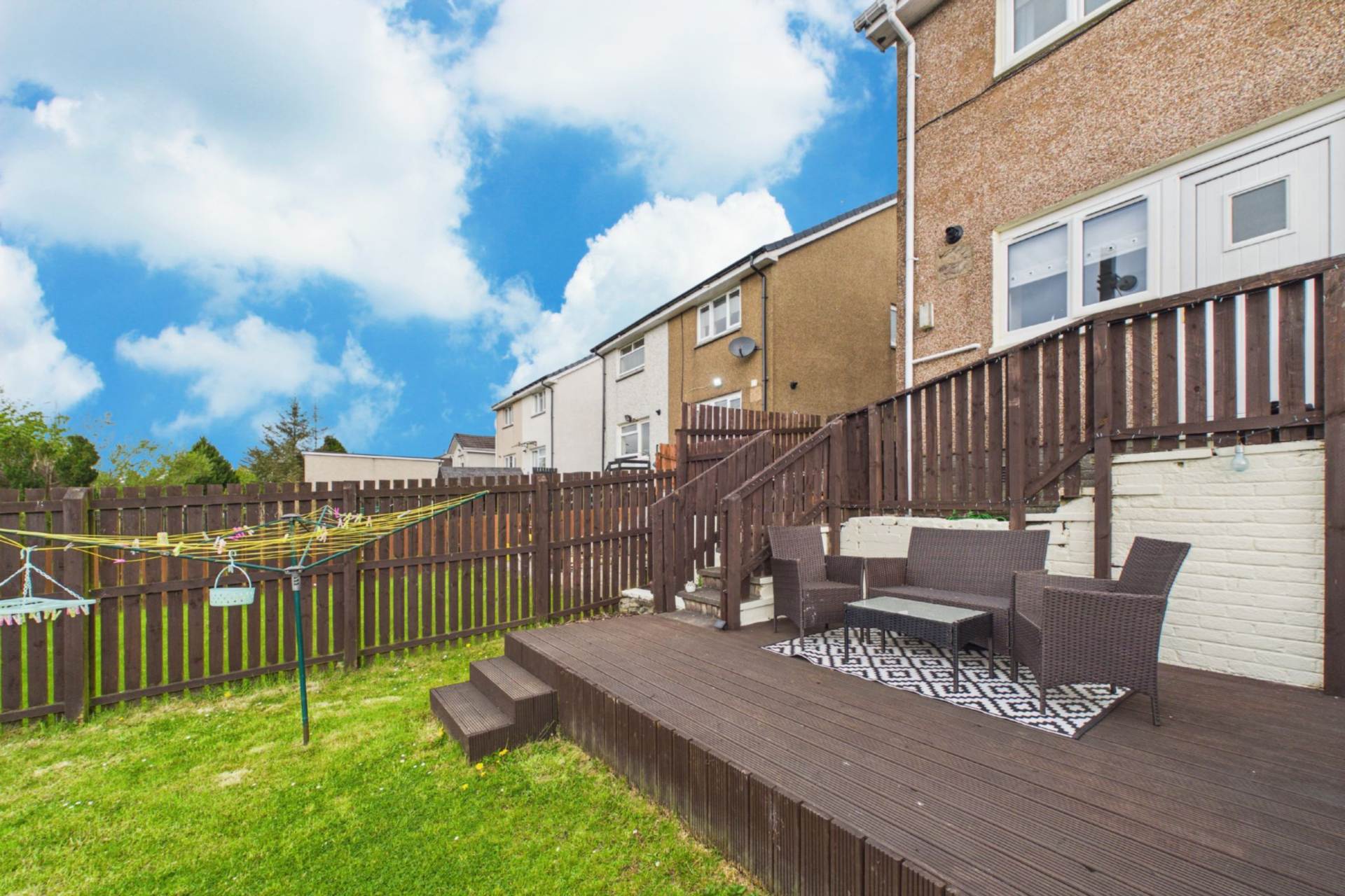 Currieside Avenue, Shotts