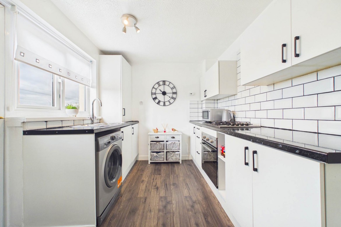Images for Currieside Avenue, Shotts