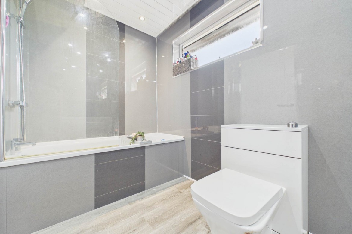 Images for Calder Crescent, Glassford