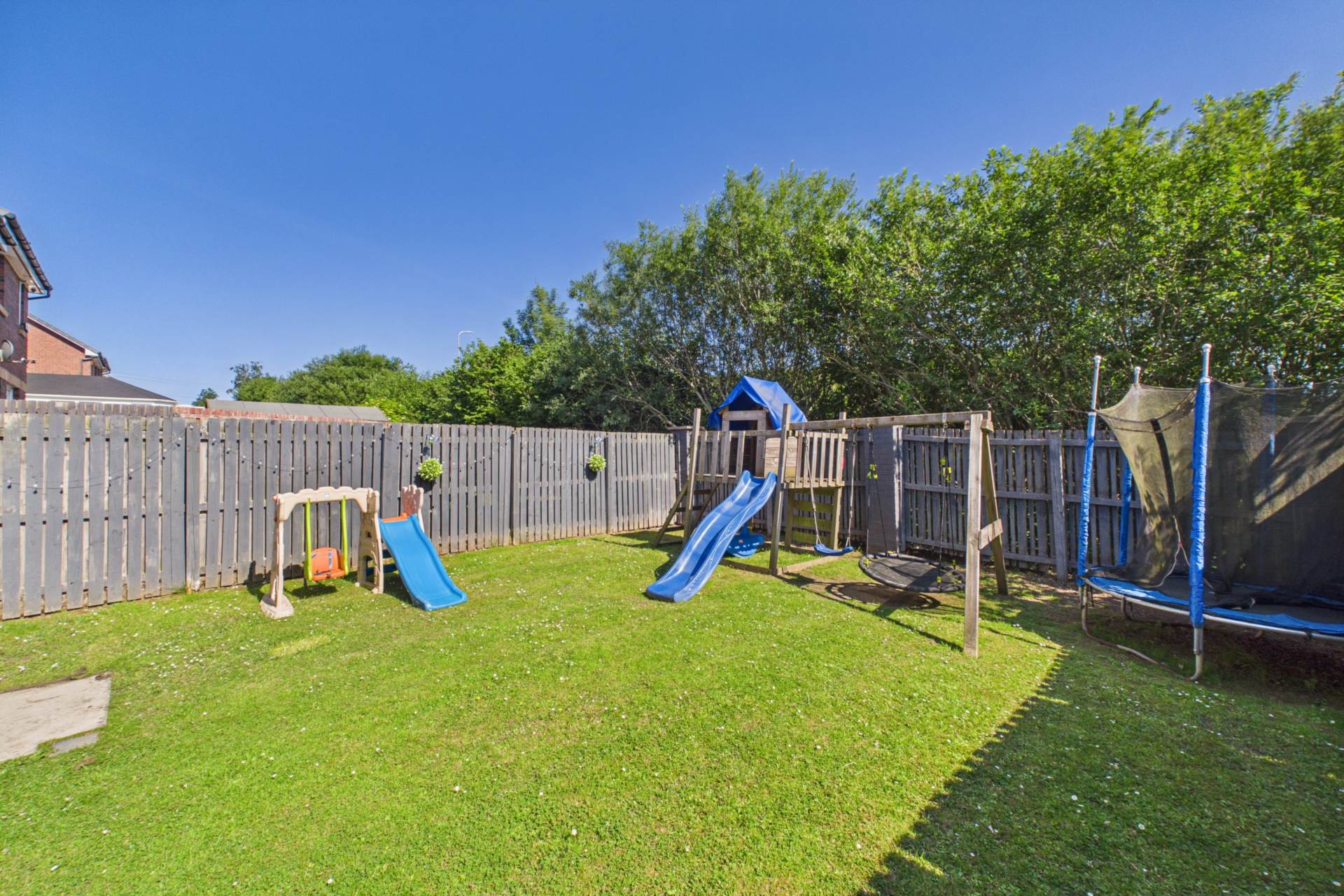 Wilkie Drive, Holytown